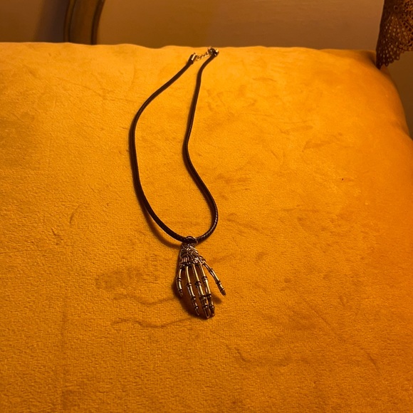 š³5/$25 SALEā¼ļøSKELETON CREEPY HAND